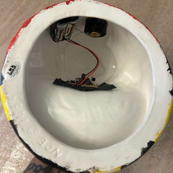 Halloween Vintage It’s Alive Candy Dish! Emits Eerie crackling Laugh! Works! - Picture 6 of 10